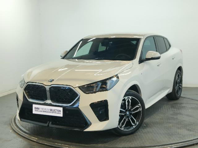 BMW X2 sDrive18d color Blanco. Año 2024. 110KW(150CV). Diésel. En concesionario Proa Premium Palma de Baleares