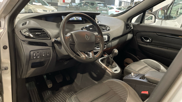 Renault Grand Scenic TCe 130 - 8