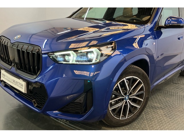 BMW X1 xDrive25e color Azul. Año 2023. 180KW(245CV). Híbrido Electro/Gasolina. En concesionario Proa Premium Palma de Baleares
