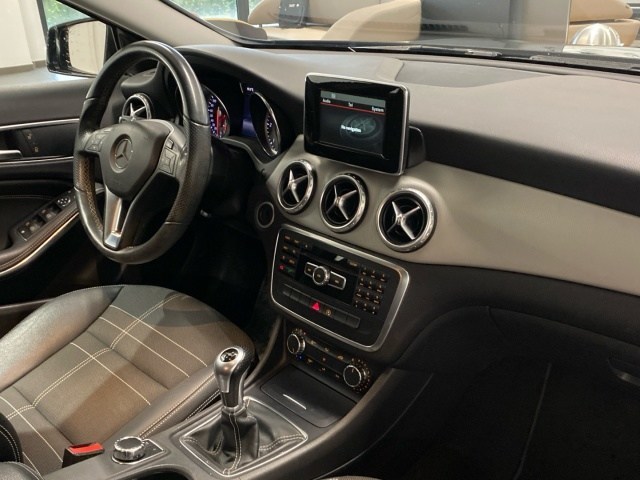 Mercedes-Benz Clase GLA GLA 200 CDI - 10