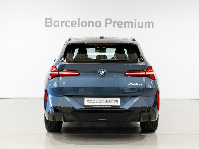 BMW X3 xDrive20d color Azul. Año 2024. 145KW(197CV). Diésel. En concesionario Barcelona Premium -- GRAN VIA de Barcelona