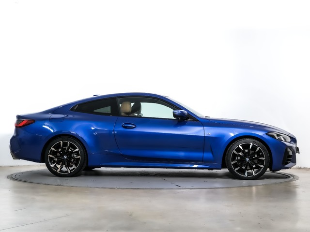 BMW Serie 4 420d Coupe color Azul. Año 2024. 140KW(190CV). Diésel. En concesionario Oliva Motor Tarragona de Tarragona