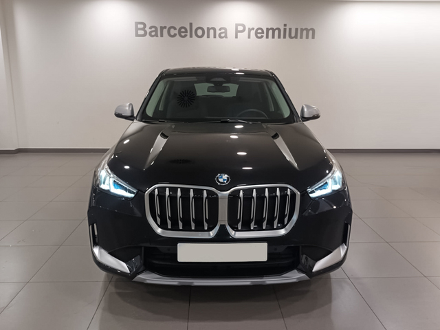 BMW X1 sDrive18d color Negro. Año 2024. 110KW(150CV). Diésel. En concesionario Barcelona Premium -- GRAN VIA de Barcelona