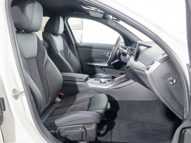 BMW Serie 3 318d color Blanco. Año 2024. 110KW(150CV). Diésel. En concesionario Oliva Motor Girona de Girona