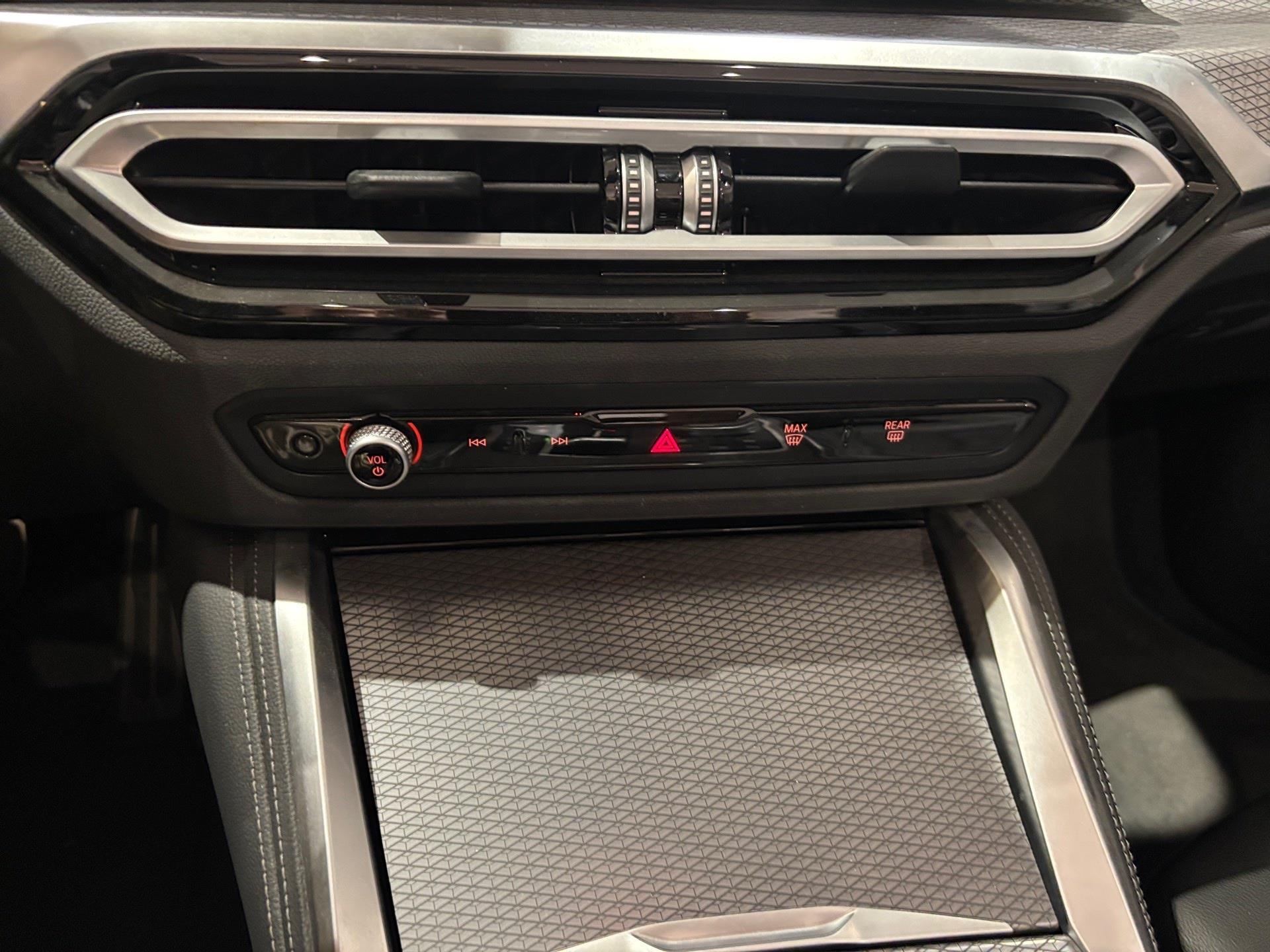 BMW Serie 4 420d Cabrio color Gris. Año 2024. 140KW(190CV). Diésel. En concesionario Automotor Premium Velázquez - Málaga de Málaga