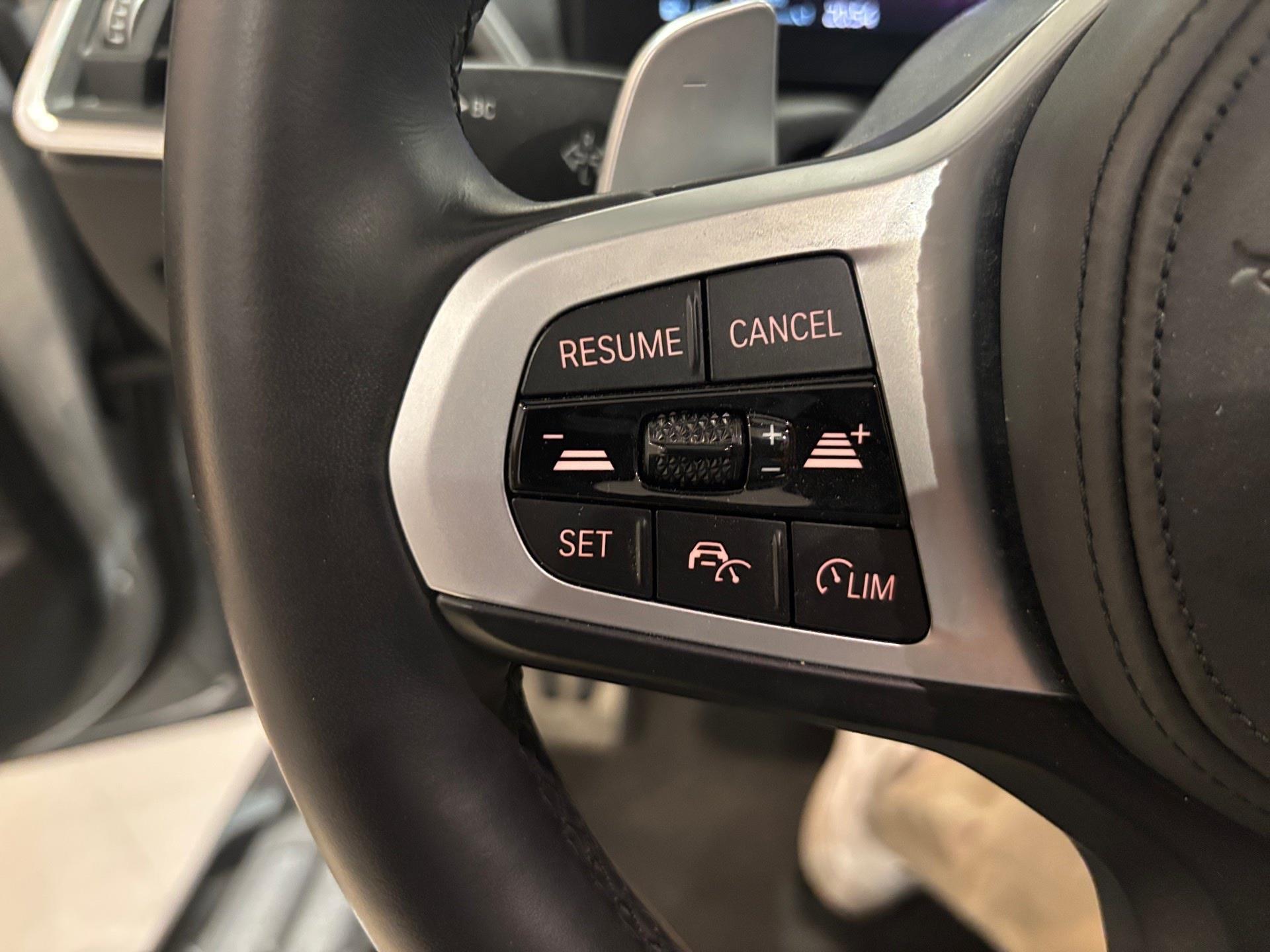 BMW Serie 4 420d Cabrio color Gris. Año 2024. 140KW(190CV). Diésel. En concesionario Automotor Premium Velázquez - Málaga de Málaga