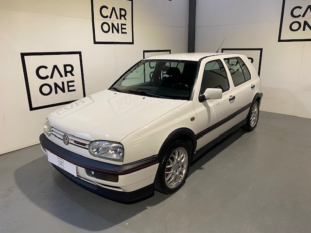 Volkswagen Golf 2.0 de segunda mano