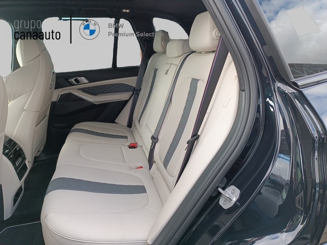 BMW M X5 M color Negro. Año 2024. 460KW(625CV). Gasolina. En concesionario LAS CHAFIRAS de Sta. C. Tenerife