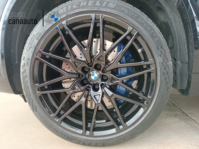 BMW M X5 M color Negro. Año 2024. 460KW(625CV). Gasolina. En concesionario LAS CHAFIRAS de Sta. C. Tenerife