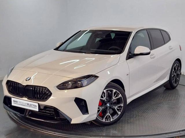 BMW Serie 1 118d color Blanco. Año 2024. 110KW(150CV). Diésel. En concesionario Proa Premium Palma de Illes Balears