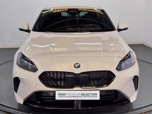 BMW Serie 1 118d color Blanco. Año 2024. 110KW(150CV). Diésel. En concesionario Proa Premium Palma de Illes Balears