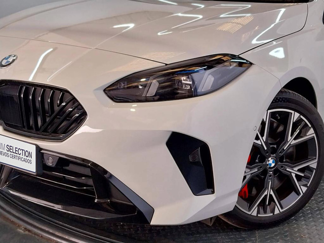 BMW Serie 1 118d color Blanco. Año 2024. 110KW(150CV). Diésel. En concesionario Proa Premium Palma de Illes Balears