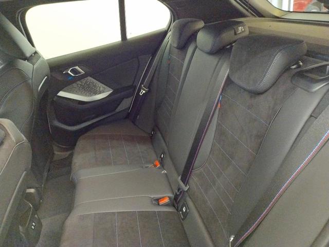 BMW Serie 1 118d color Blanco. Año 2024. 110KW(150CV). Diésel. En concesionario Proa Premium Palma de Illes Balears