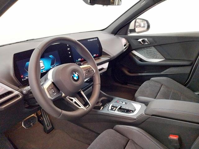 BMW Serie 1 118d color Blanco. Año 2024. 110KW(150CV). Diésel. En concesionario Proa Premium Palma de Illes Balears