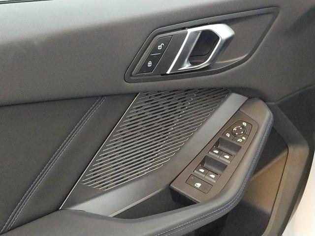 BMW Serie 1 118d color Blanco. Año 2024. 110KW(150CV). Diésel. En concesionario Proa Premium Palma de Illes Balears