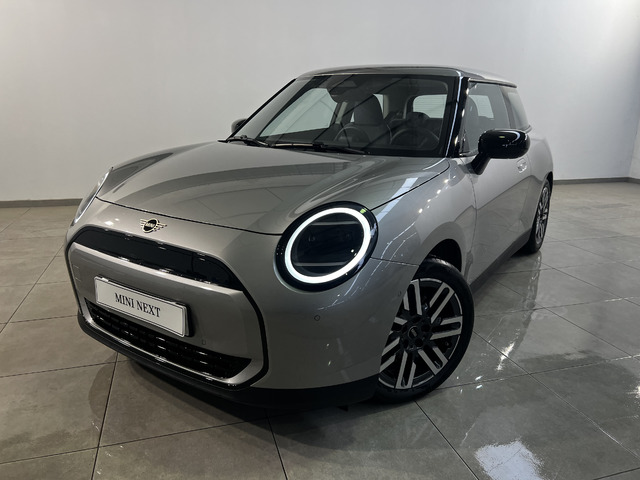 fotoG 0 del MINI MINI 3 Puertas Cooper E 135 kW (184 CV) 184cv Eléctrico del 2024 en Huelva