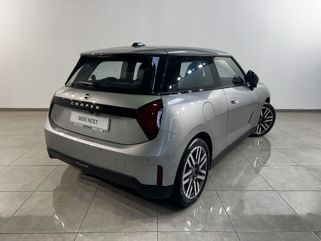 fotoG 3 del MINI MINI 3 Puertas Cooper E 135 kW (184 CV) 184cv Eléctrico del 2024 en Huelva