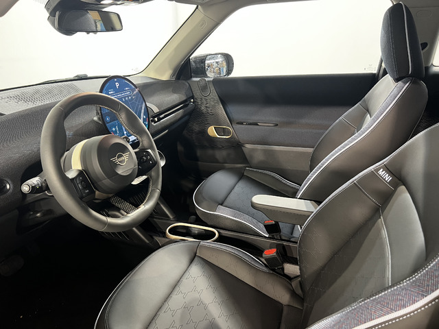 fotoG 10 del MINI MINI 3 Puertas Cooper E 135 kW (184 CV) 184cv Eléctrico del 2024 en Huelva
