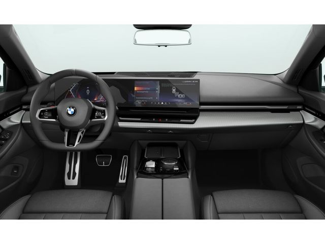 BMW Serie 5 520d color Negro. Año 2024. 145KW(197CV). Diésel. En concesionario Automoviles Bertolin S.L. de Valencia