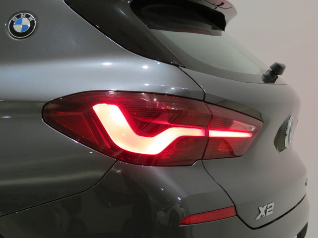 BMW X2 sDrive16d color Gris. Año 2021. 85KW(116CV). Diésel. En concesionario GANDIA Automoviles Fersan, S.A. de Valencia