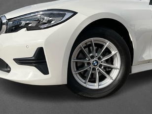 BMW Serie 3 318d color Blanco. Año 2022. 110KW(150CV). Diésel. En concesionario MURCIA PREMIUM S.L. JUAN CARLOS I de Murcia