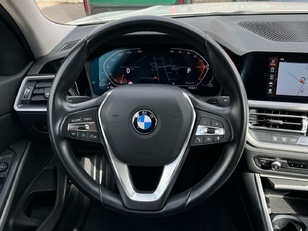 BMW Serie 3 318d color Blanco. Año 2022. 110KW(150CV). Diésel. En concesionario MURCIA PREMIUM S.L. JUAN CARLOS I de Murcia