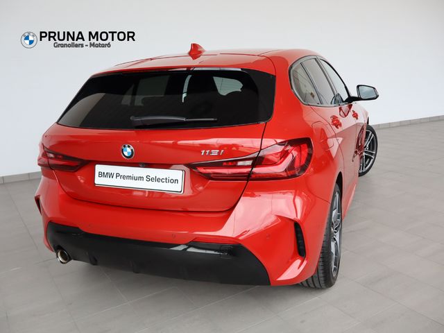 BMW Serie 1 118i color Rojo. Año 2024. 103KW(140CV). Gasolina. En concesionario Pruna Motor de Barcelona