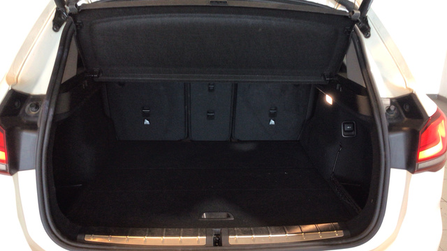 BMW X1 sDrive18i color Blanco. Año 2021. 103KW(140CV). Gasolina. En concesionario BYmyCAR Madrid - Alcalá de Madrid