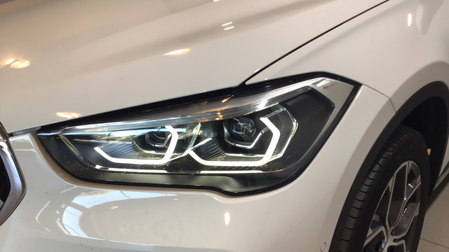 BMW X1 sDrive18i color Blanco. Año 2021. 103KW(140CV). Gasolina. En concesionario BYmyCAR Madrid - Alcalá de Madrid