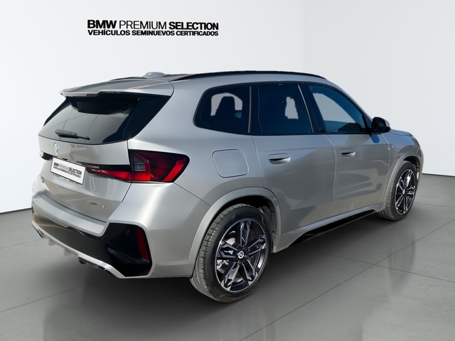 BMW X1 sDrive18d color Gris Plata. Año 2023. 110KW(150CV). Diésel. En concesionario Automotor Premium Marbella - Málaga de Málaga