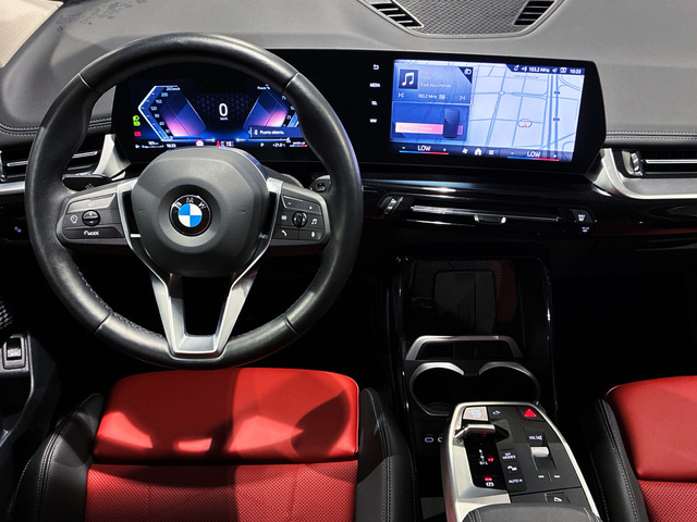 BMW X1 sDrive18i color Negro. Año 2024. 100KW(136CV). Gasolina. En concesionario BMW Marcos Automoción de Valencia