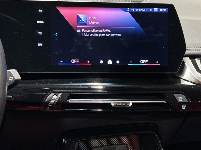 BMW X1 sDrive18i color Negro. Año 2024. 100KW(136CV). Gasolina. En concesionario BMW Marcos Automoción de Valencia