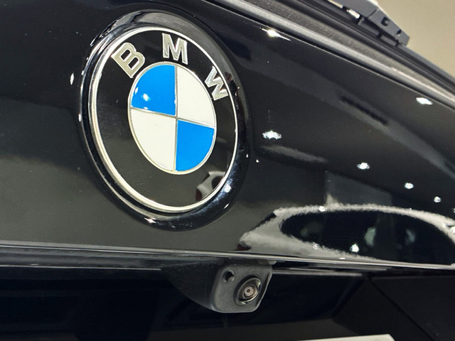 BMW X1 sDrive18i color Negro. Año 2024. 100KW(136CV). Gasolina. En concesionario BMW Marcos Automoción de Valencia