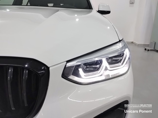 BMW X4 xDrive20d color Blanco. Año 2021. 140KW(190CV). Diésel. En concesionario Unicars Ponent de Lleida