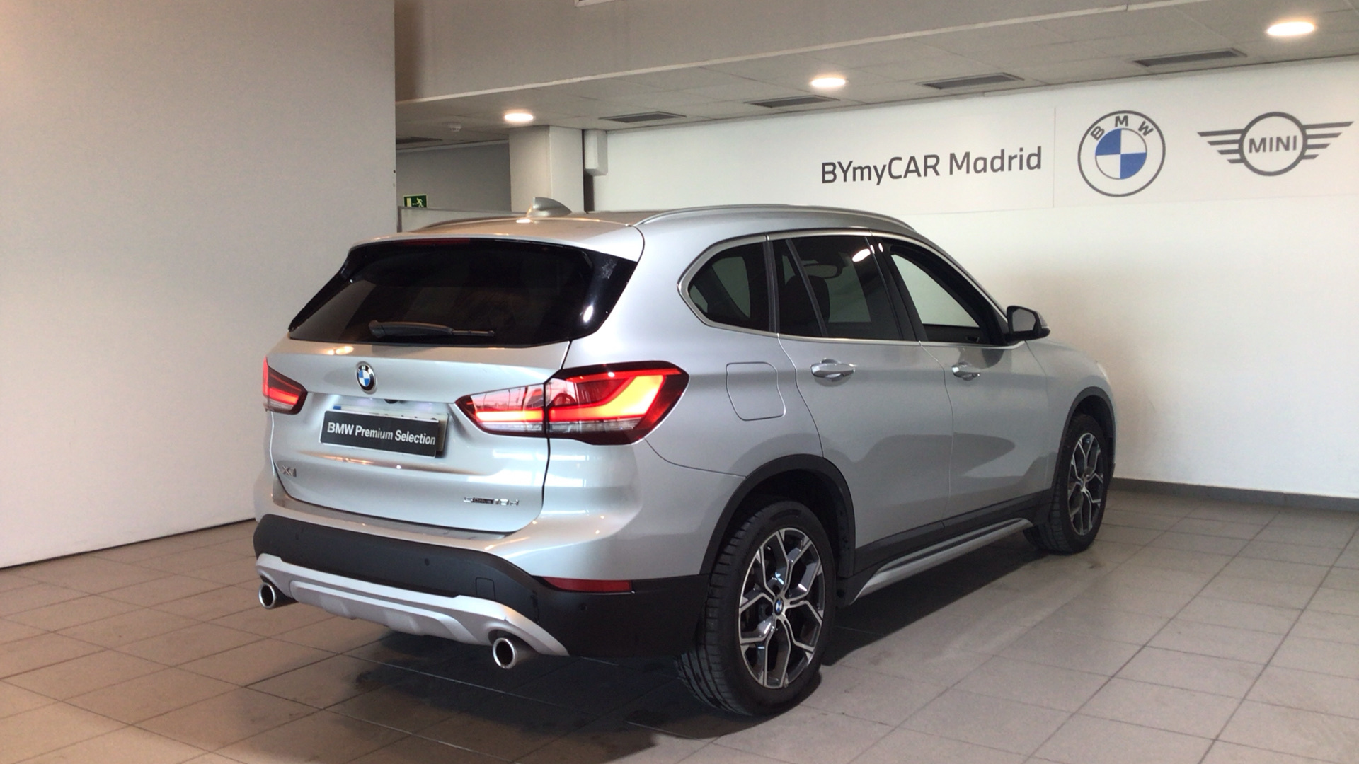 BMW X1 sDrive18d color Gris Plata. Año 2020. 110KW(150CV). Diésel. En concesionario BYmyCAR Madrid - Alcalá de Madrid