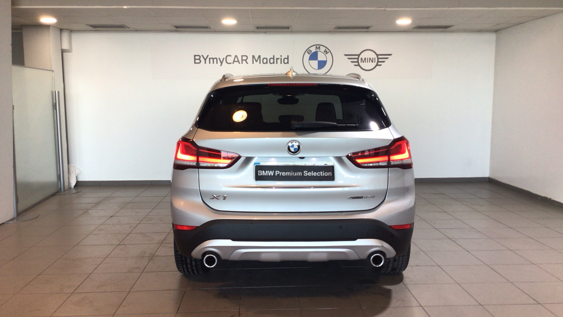 BMW X1 sDrive18d color Gris Plata. Año 2020. 110KW(150CV). Diésel. En concesionario BYmyCAR Madrid - Alcalá de Madrid