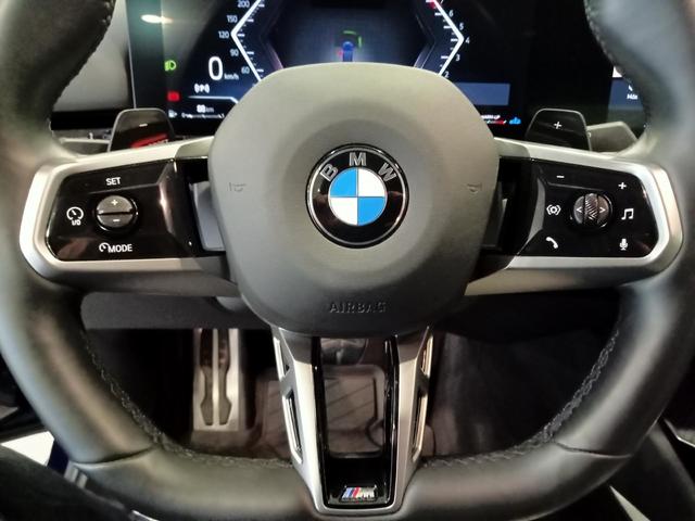 BMW Serie 5 520i color Azul. Año 2024. 153KW(208CV). Gasolina. En concesionario Mandel Motor Badajoz de Badajoz