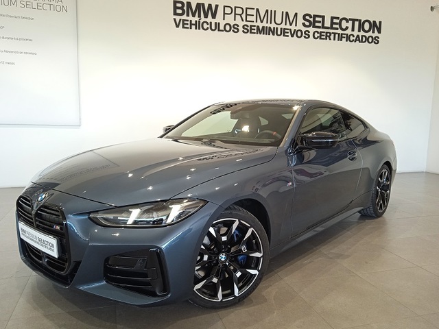 BMW Serie 4 M440i Coupé color Azul. Año 2024. 275KW(374CV). Gasolina. En concesionario ALBAMOCION CIUDAD REAL  de Ciudad Real