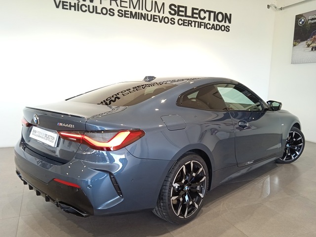 BMW Serie 4 M440i Coupé color Azul. Año 2024. 275KW(374CV). Gasolina. En concesionario ALBAMOCION CIUDAD REAL  de Ciudad Real