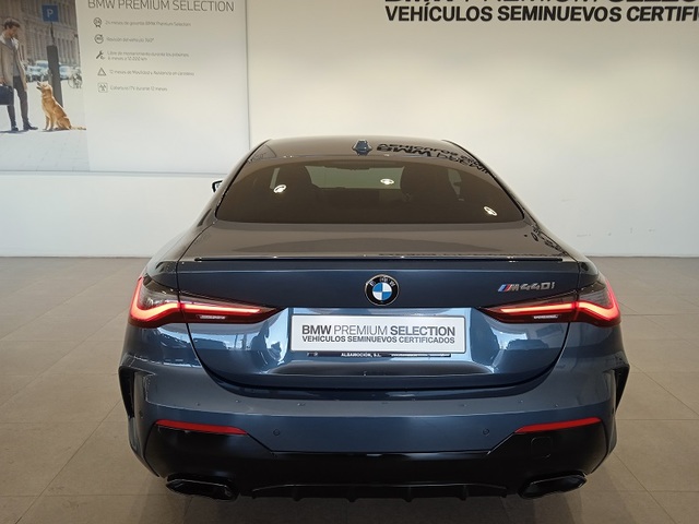 BMW Serie 4 M440i Coupé color Azul. Año 2024. 275KW(374CV). Gasolina. En concesionario ALBAMOCION CIUDAD REAL  de Ciudad Real