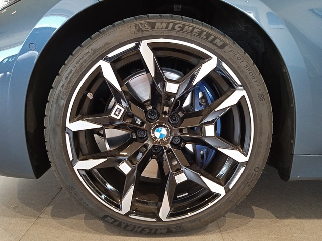 BMW Serie 4 M440i Coupé color Azul. Año 2024. 275KW(374CV). Gasolina. En concesionario ALBAMOCION CIUDAD REAL  de Ciudad Real