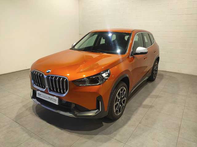 BMW X1 sDrive18i color Naranja. Año 2023. 100KW(136CV). Gasolina. En concesionario MOTOR MUNICH S.A.U  - Terrassa de Barcelona