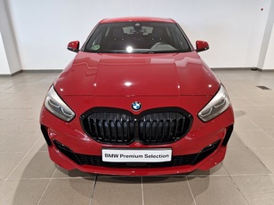 Fotos de BMW Serie 1 118d color Rojo. Año 2024. 110KW(150CV). Diésel. En concesionario Movitransa Cars Huelva de Huelva