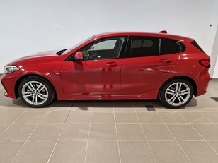 Fotos de BMW Serie 1 118d color Rojo. Año 2024. 110KW(150CV). Diésel. En concesionario Movitransa Cars Huelva de Huelva