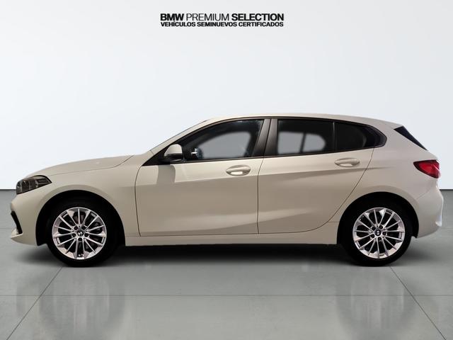 BMW Serie 1 118i color Blanco. Año 2023. 103KW(140CV). Gasolina. En concesionario Automotor Premium Velázquez - Málaga de Málaga