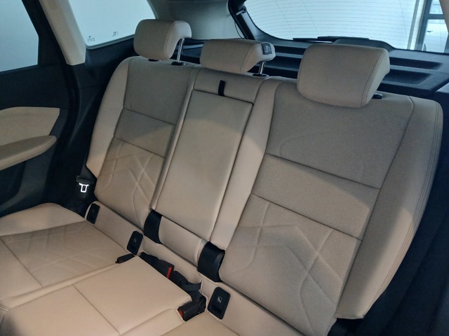 BMW X1 xDrive25e color Verde. Año 2024. 180KW(245CV). Híbrido Electro/Gasolina. En concesionario Adler Motor S.L. TOLEDO de Toledo