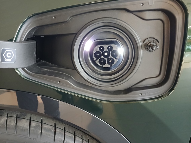 BMW X1 xDrive25e color Verde. Año 2024. 180KW(245CV). Híbrido Electro/Gasolina. En concesionario Adler Motor S.L. TOLEDO de Toledo