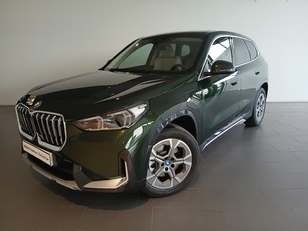 Fotos de BMW X1 xDrive25e color Verde. Año 2024. 180KW(245CV). Híbrido Electro/Gasolina. En concesionario Adler Motor S.L. TOLEDO de Toledo