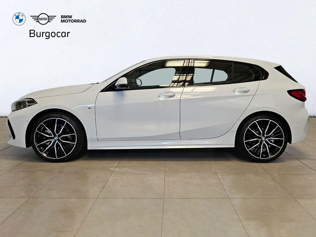 BMW Serie 1 118d color Blanco. Año 2023. 110KW(150CV). Diésel. En concesionario Burgocar (Bmw y Mini) de Burgos