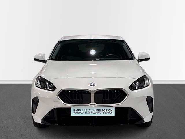 BMW Serie 1 118d color Blanco. Año 2024. 110KW(150CV). Diésel. En concesionario BMW Marcos Automoción de Valencia